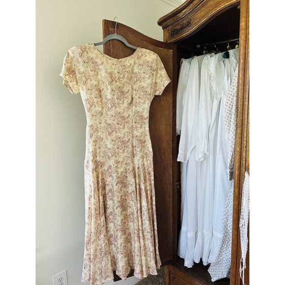 Nancy Johnson Dresses & Skirts - Nancy Johnson Silk Paisley Midi Dress Button‎ Back Short Sleeve Size 8